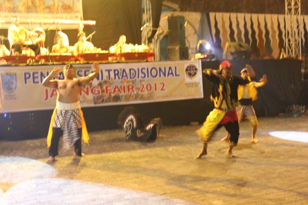 Panggung kesenian tradisional